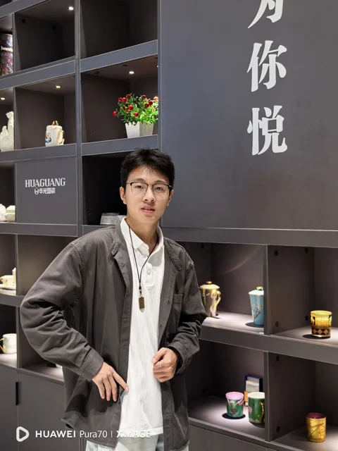 郝梓傲的成员照片